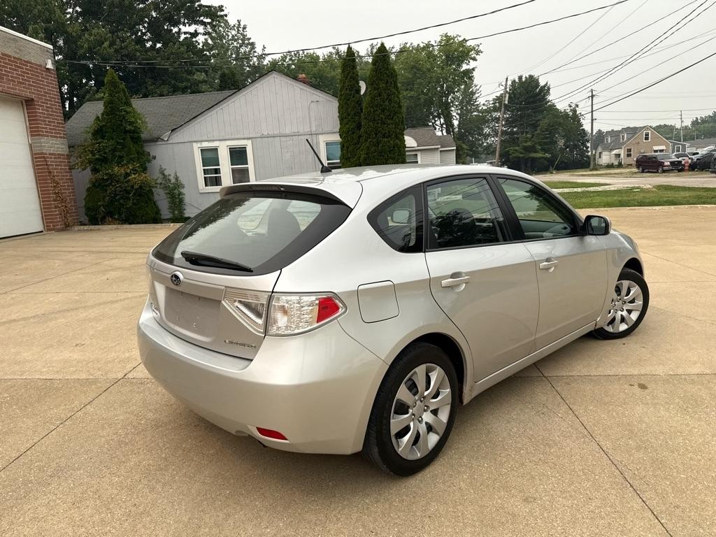 Subaru Impreza 2.5i 5-door 2011