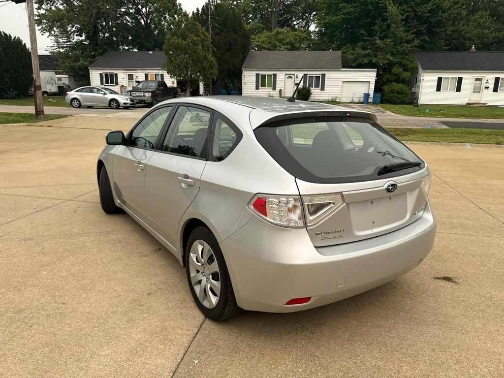 Subaru Impreza 2.5i 5-door 2011