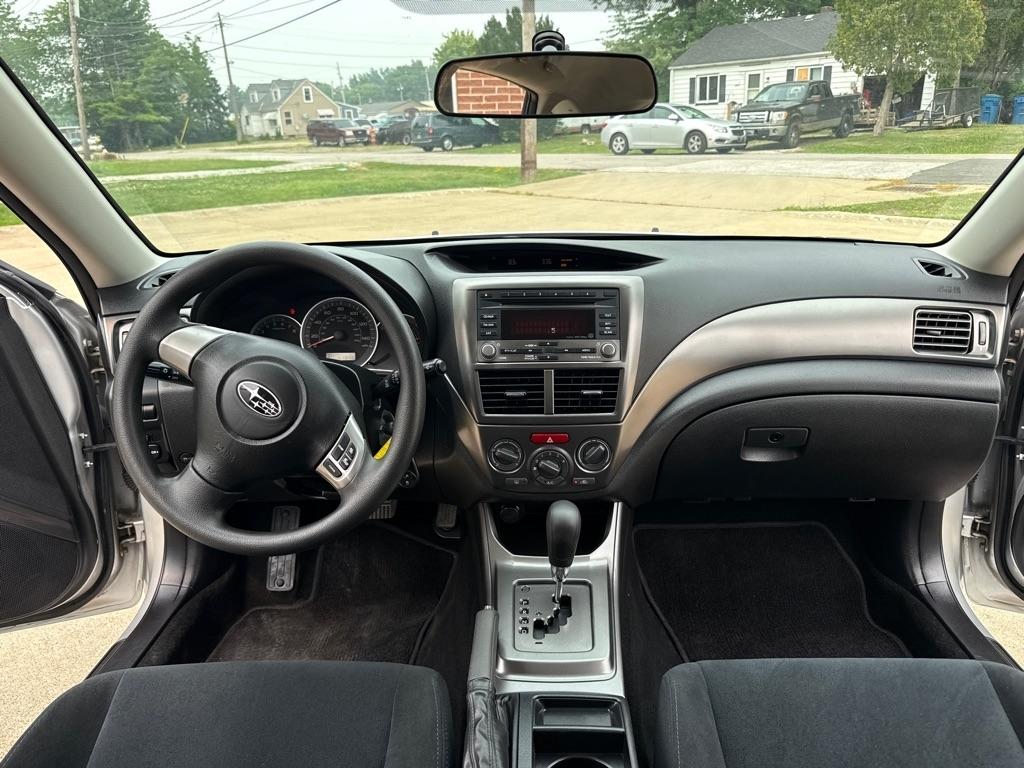 Subaru Impreza 2.5i 5-door 2011