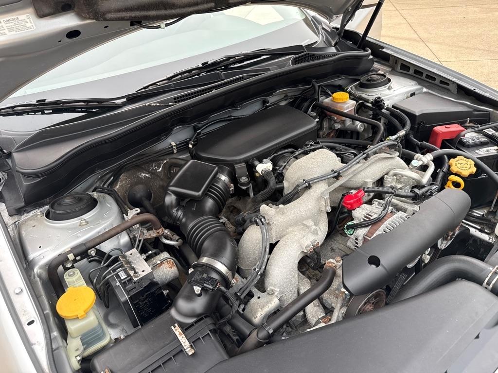 Subaru Impreza 2.5i 5-door 2011