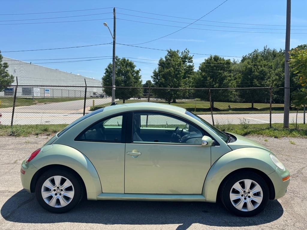 Volkswagen New Beetle S PZEV 2008