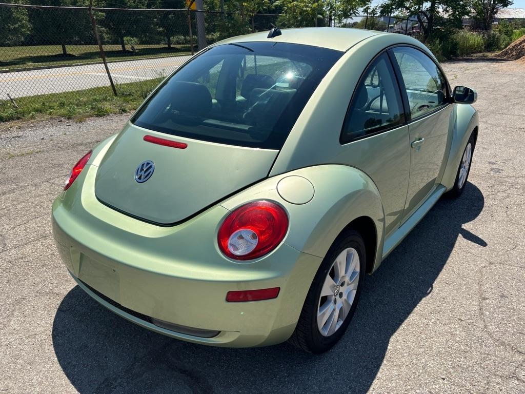 Volkswagen New Beetle S PZEV 2008