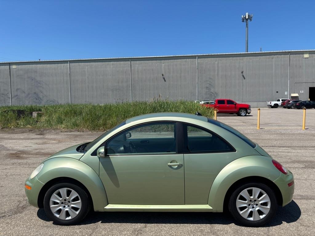 Volkswagen New Beetle S PZEV 2008