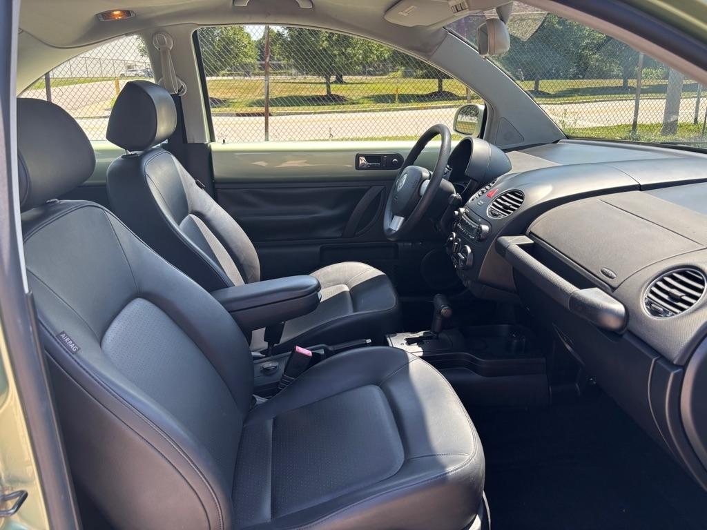 Volkswagen New Beetle S PZEV 2008