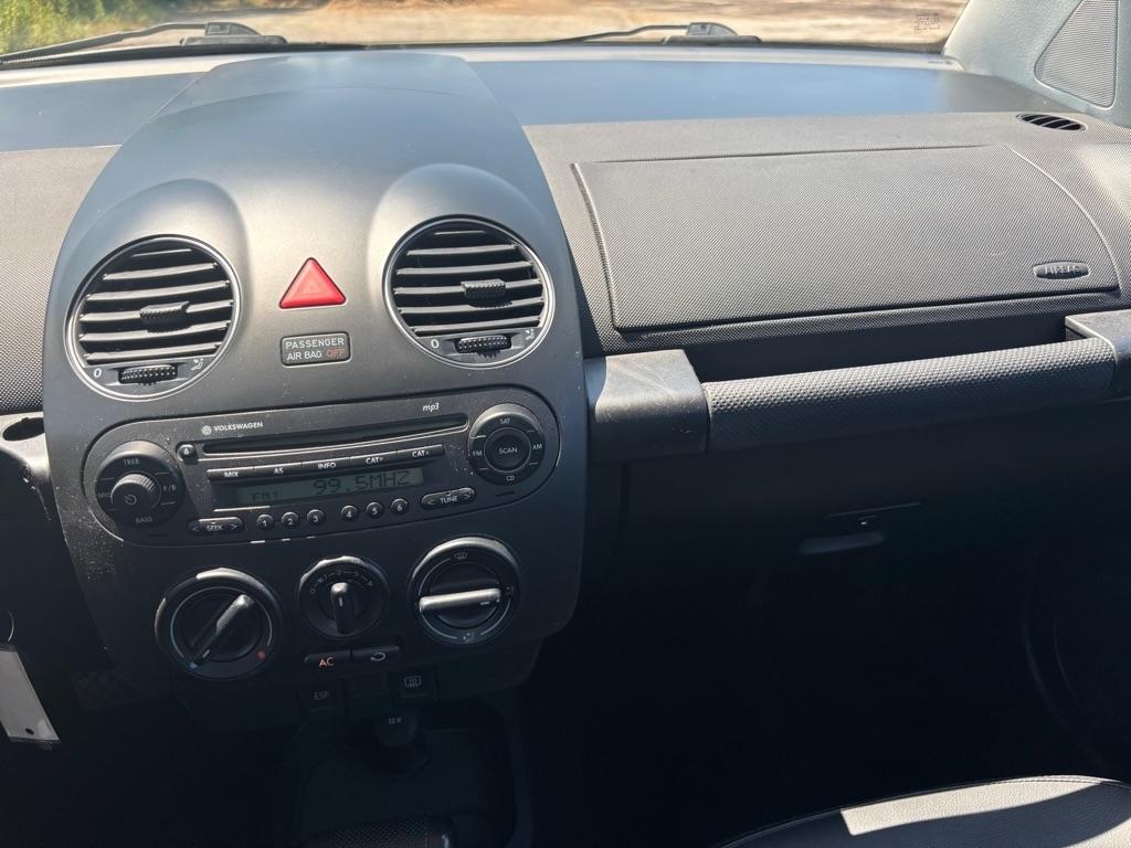 Volkswagen New Beetle S PZEV 2008
