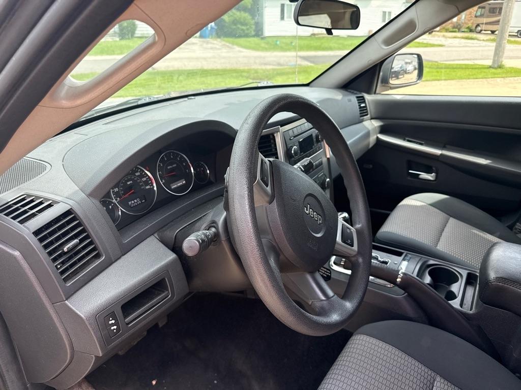 Jeep Grand Cherokee Laredo 4WD 2010