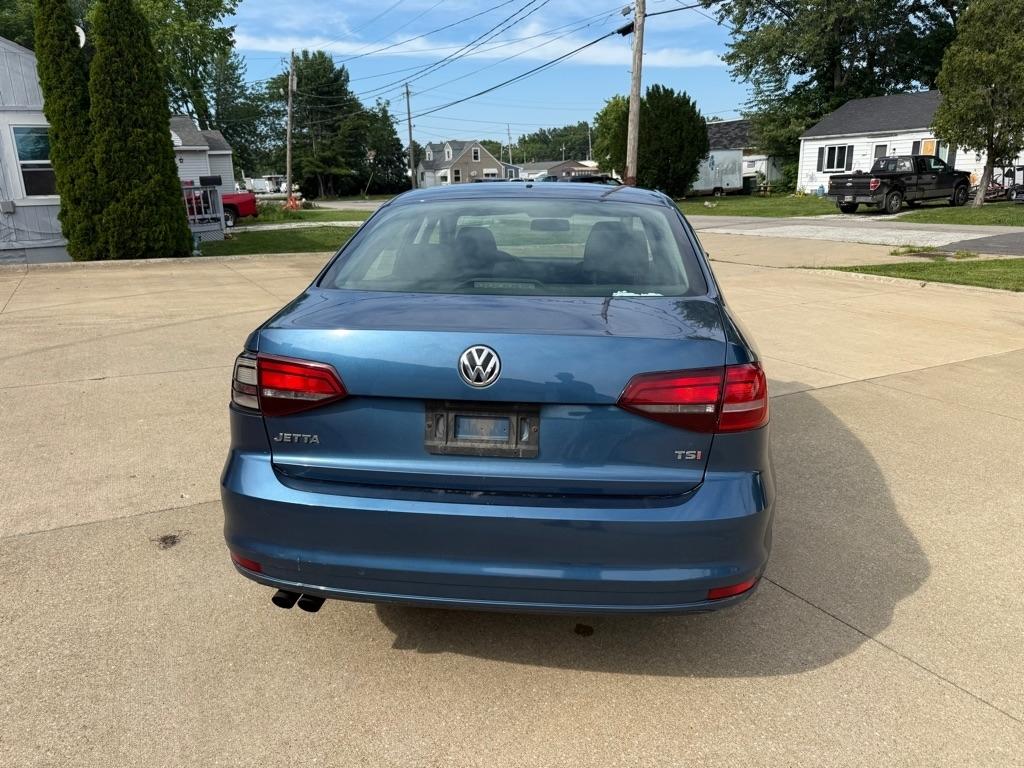 Volkswagen Jetta 1.4T S 6A 2016