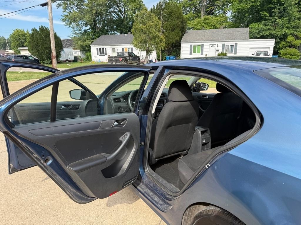 Volkswagen Jetta 1.4T S 6A 2016