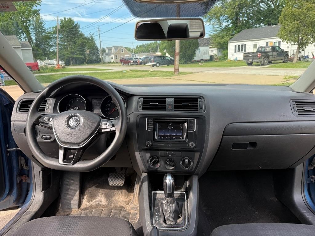 Volkswagen Jetta 1.4T S 6A 2016