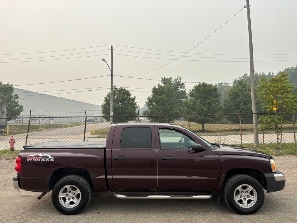 Dodge Dakota SLT Quad Cab 4WD 2005