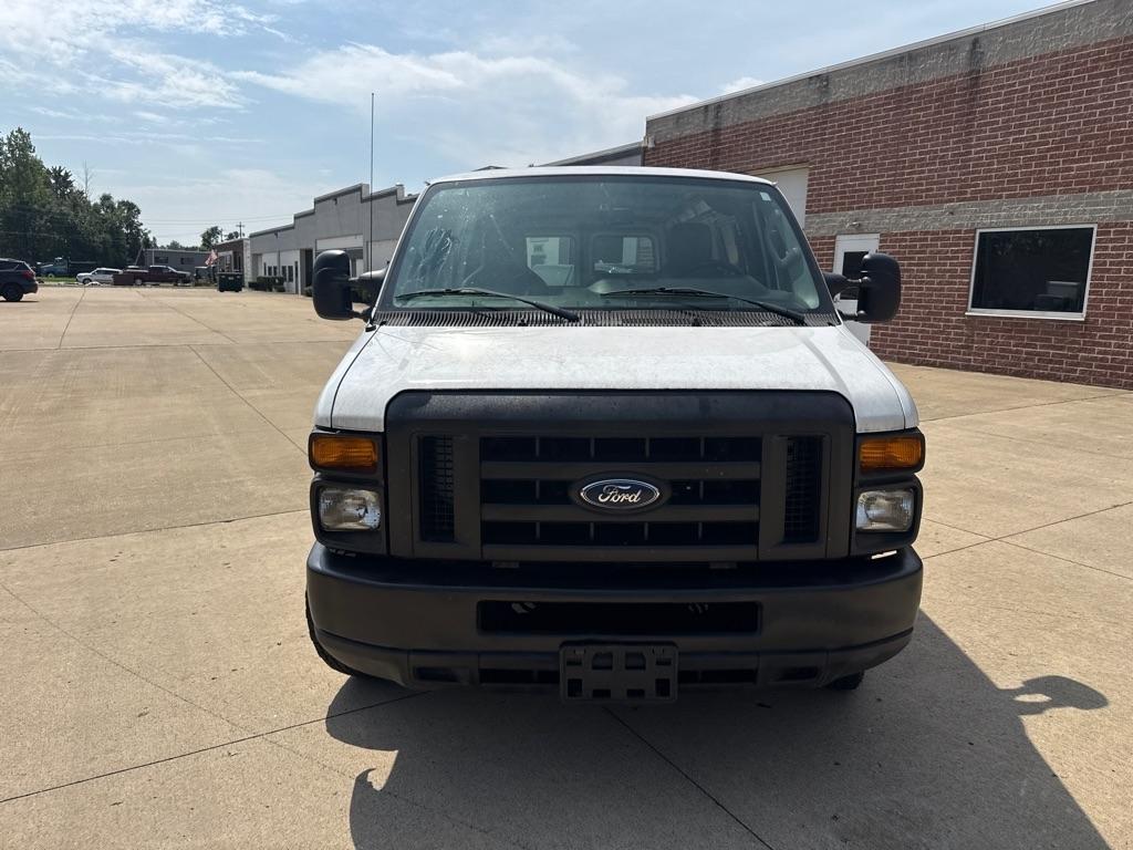 Ford Econoline E-150 2009