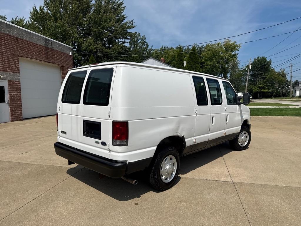 Ford Econoline E-150 2009