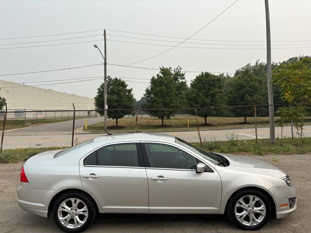 Ford Fusion SE 2012