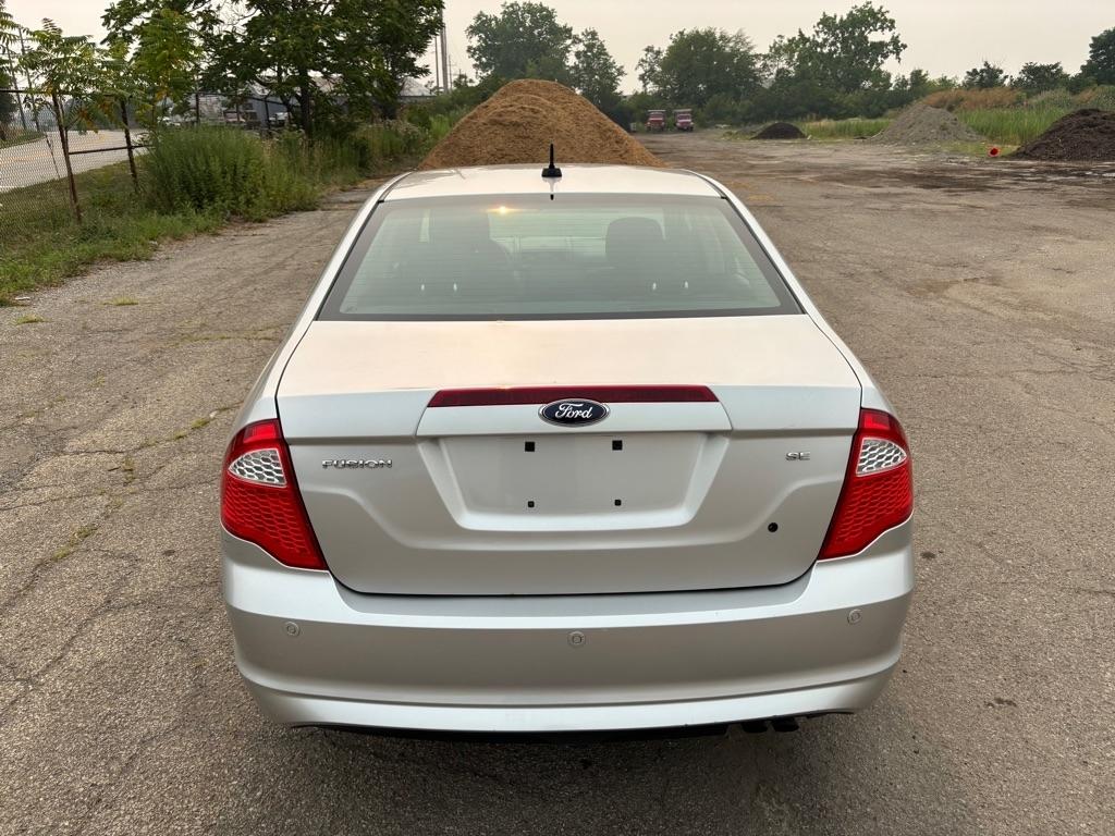 Ford Fusion SE 2012