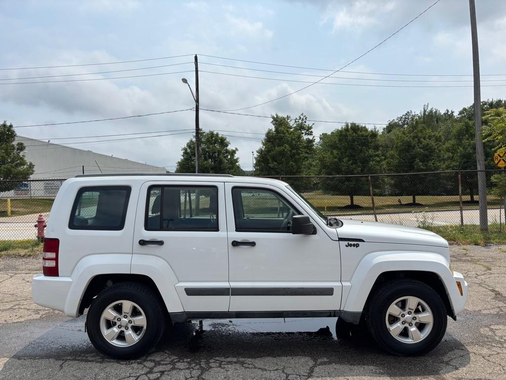 Jeep Liberty Sport 2WD 2012