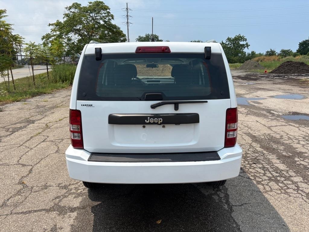Jeep Liberty Sport 2WD 2012