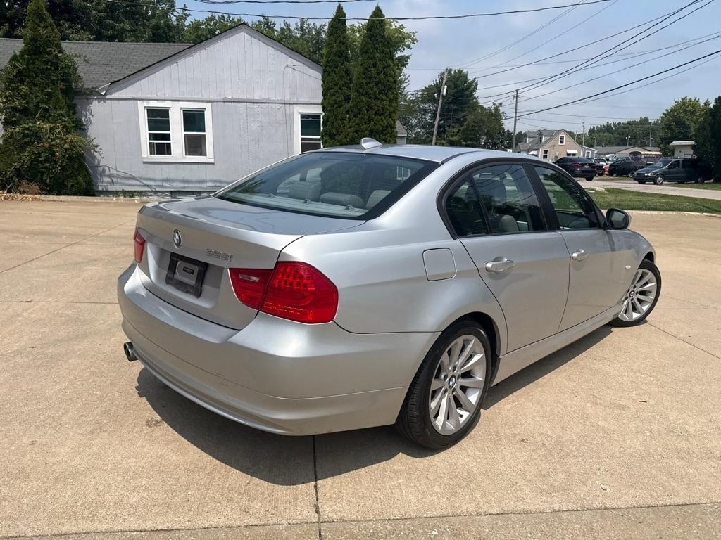 BMW 3-Series 328i 2011