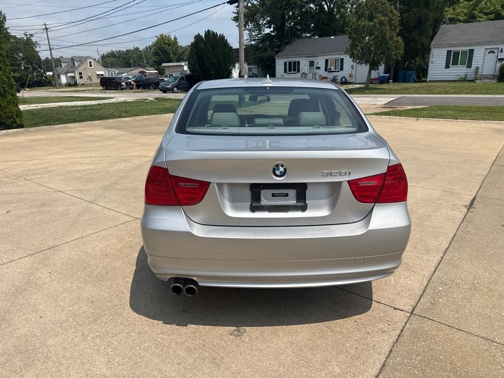 BMW 3-Series 328i 2011