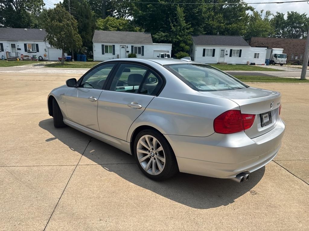BMW 3-Series 328i 2011