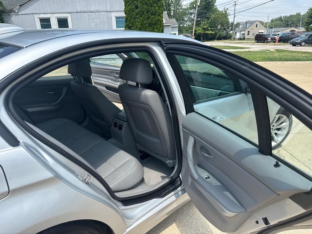 BMW 3-Series 328i 2011