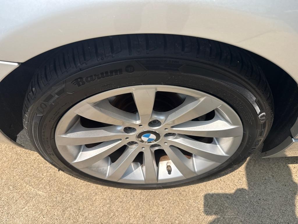 BMW 3-Series 328i 2011