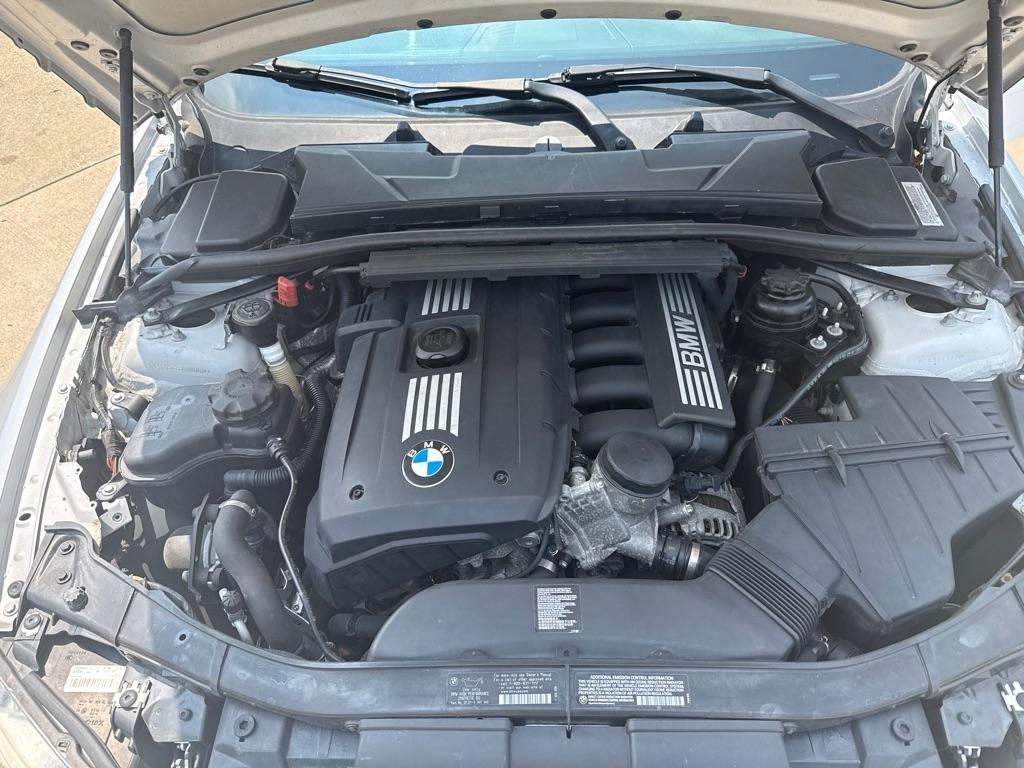 BMW 3-Series 328i 2011