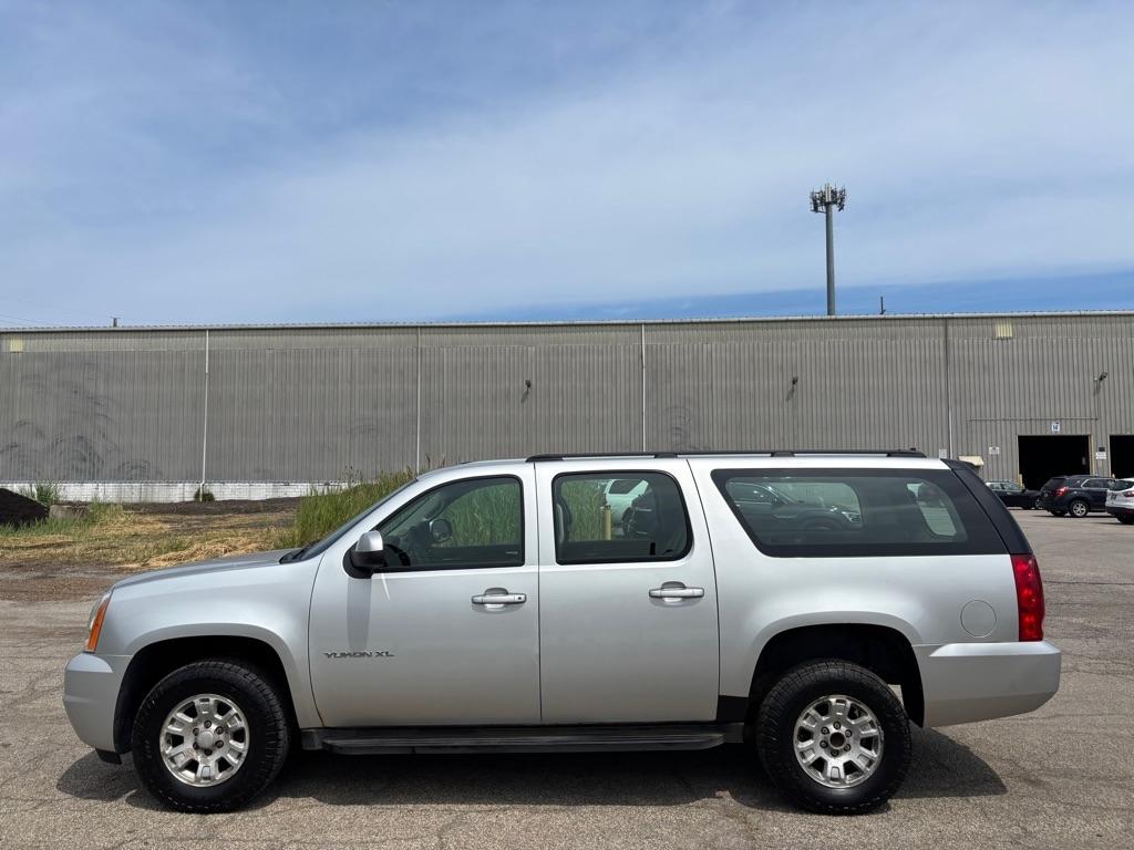 GMC Yukon XL SLE-2 1/2 Ton 4WD 2013