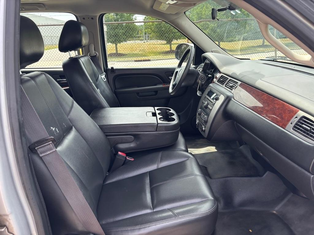 GMC Yukon XL SLE-2 1/2 Ton 4WD 2013