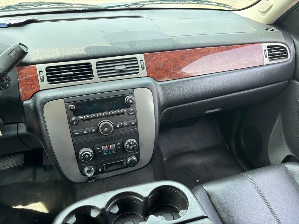 GMC Yukon XL SLE-2 1/2 Ton 4WD 2013