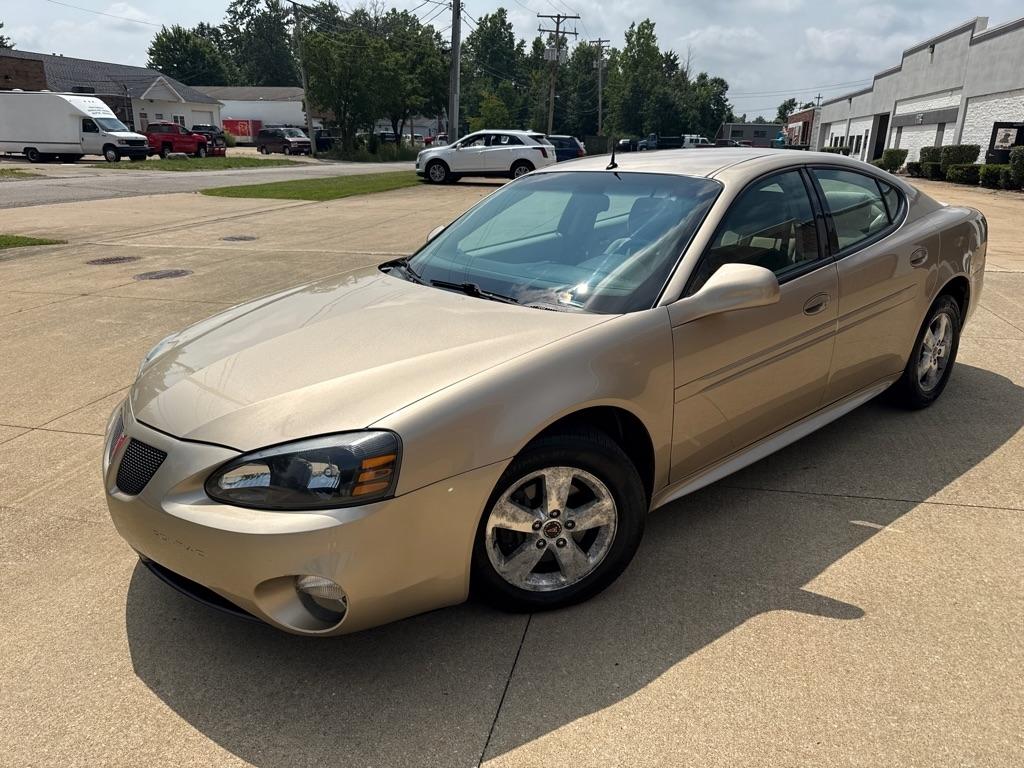 Pontiac Grand Prix Base 2005