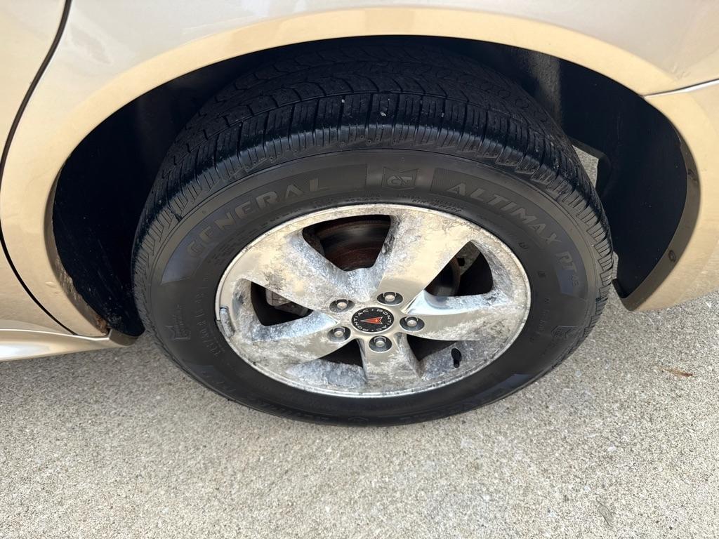Pontiac Grand Prix Base 2005