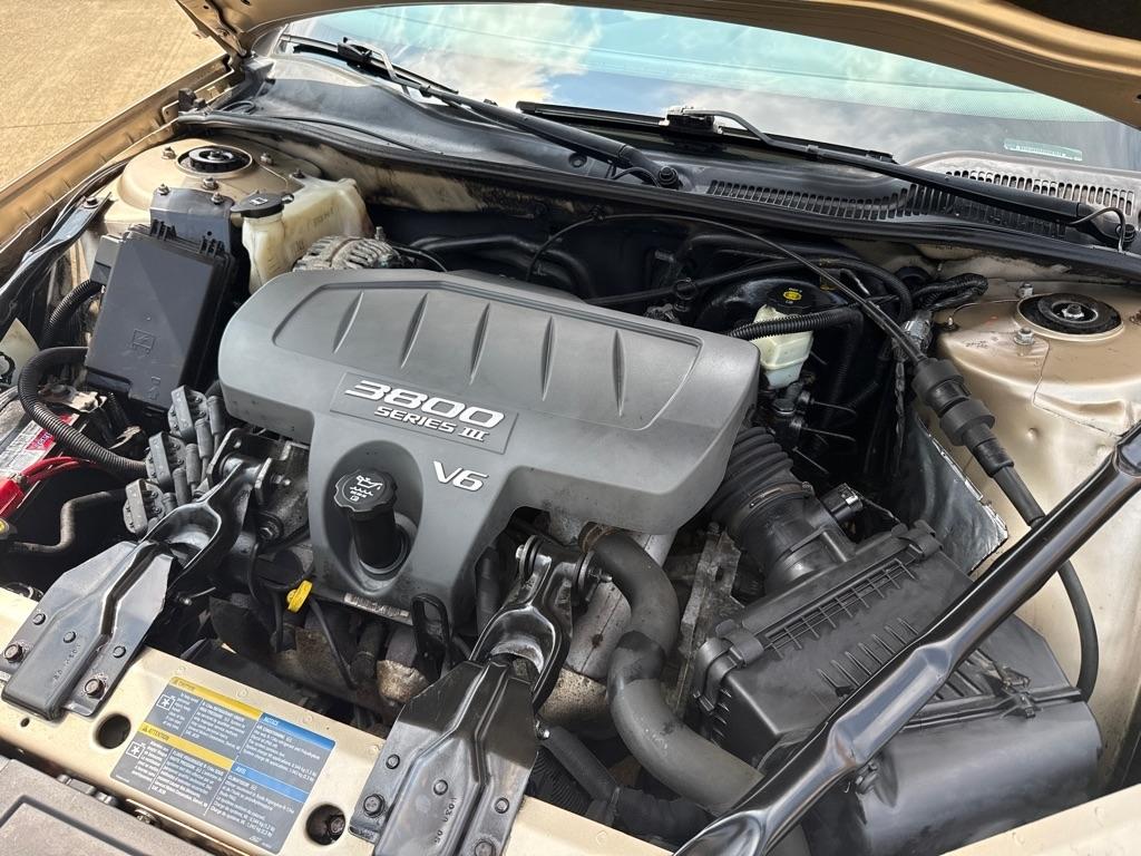 Pontiac Grand Prix Base 2005