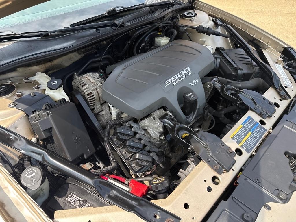 Pontiac Grand Prix Base 2005