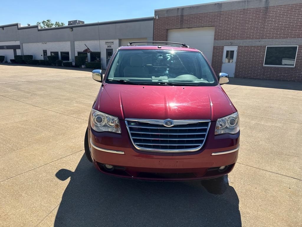 Chrysler Town & Country Limited 2010