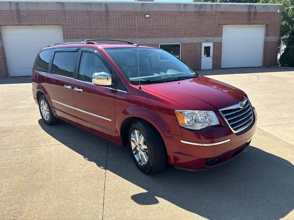 Chrysler Town & Country Limited 2010