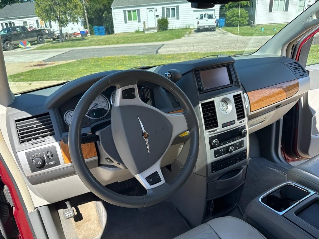 Chrysler Town & Country Limited 2010