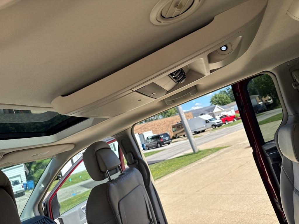 Chrysler Town & Country Limited 2010