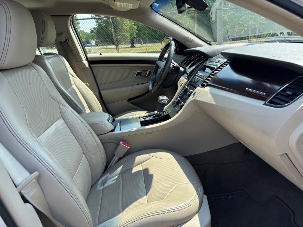 Ford Taurus Limited AWD 2012
