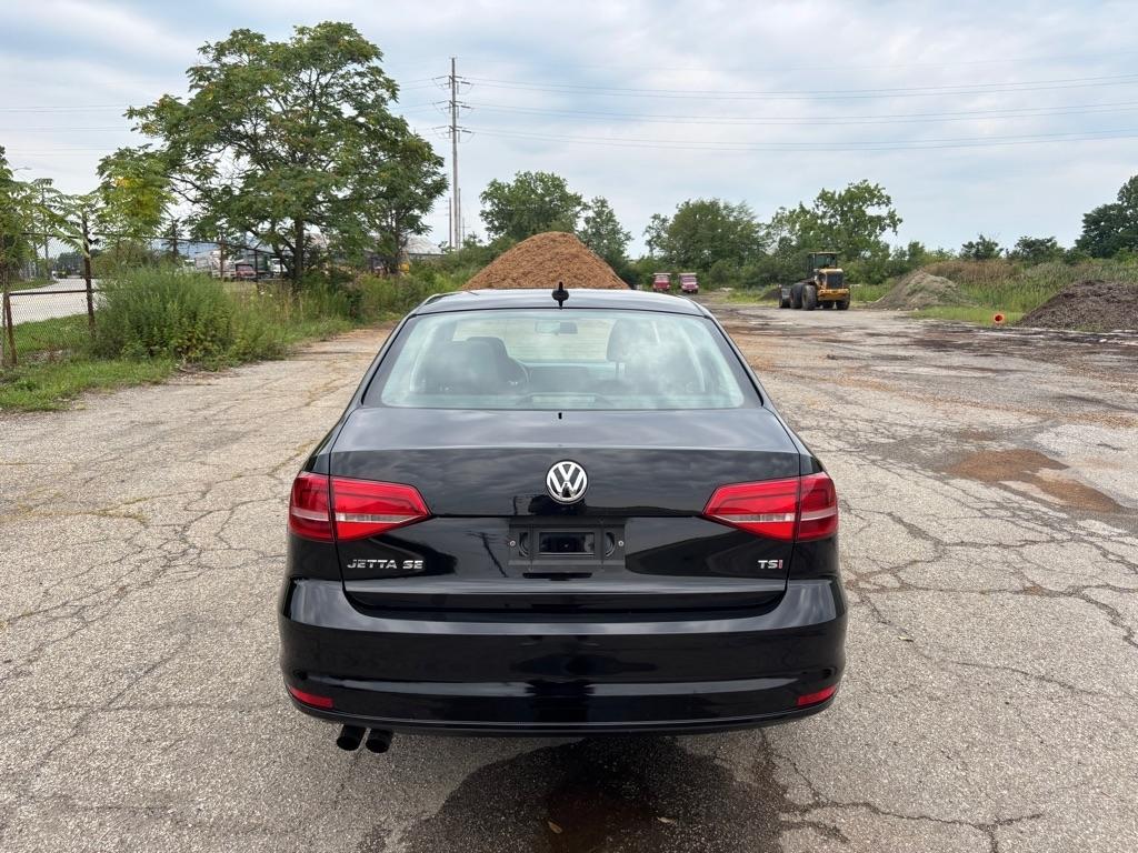 Volkswagen Jetta SE 6A 2015