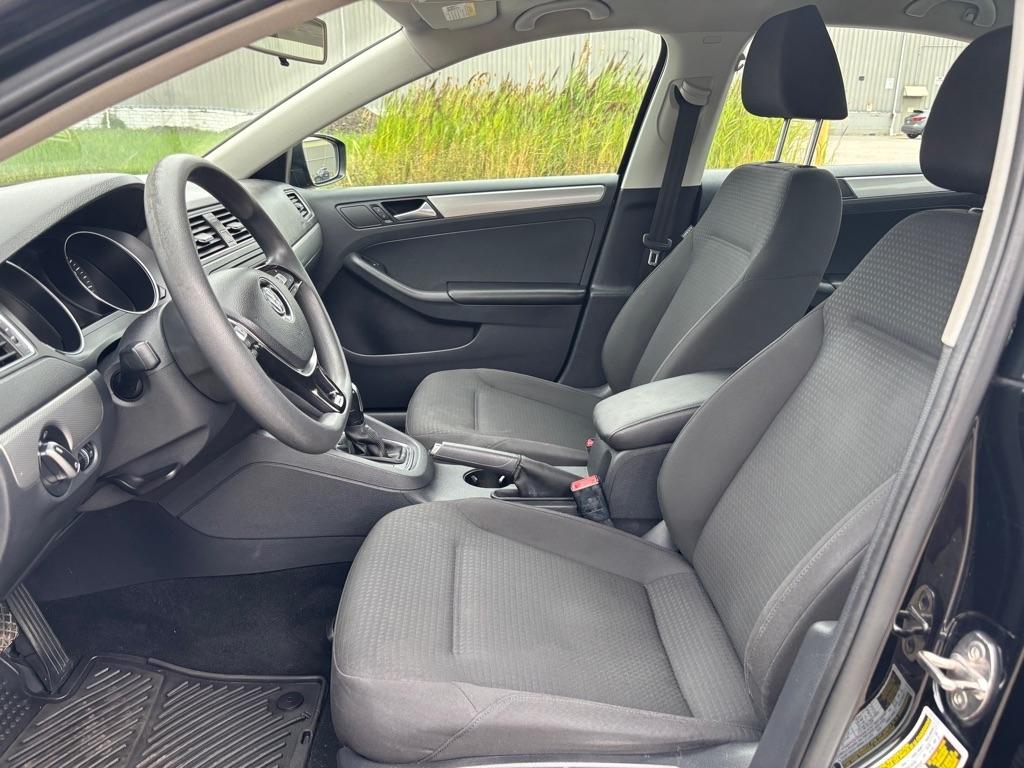 Volkswagen Jetta SE 6A 2015