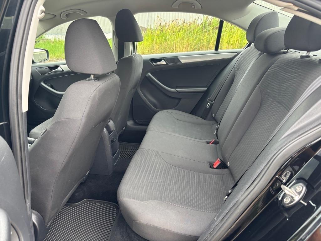 Volkswagen Jetta SE 6A 2015
