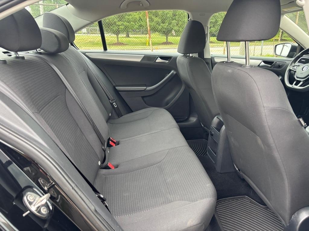 Volkswagen Jetta SE 6A 2015