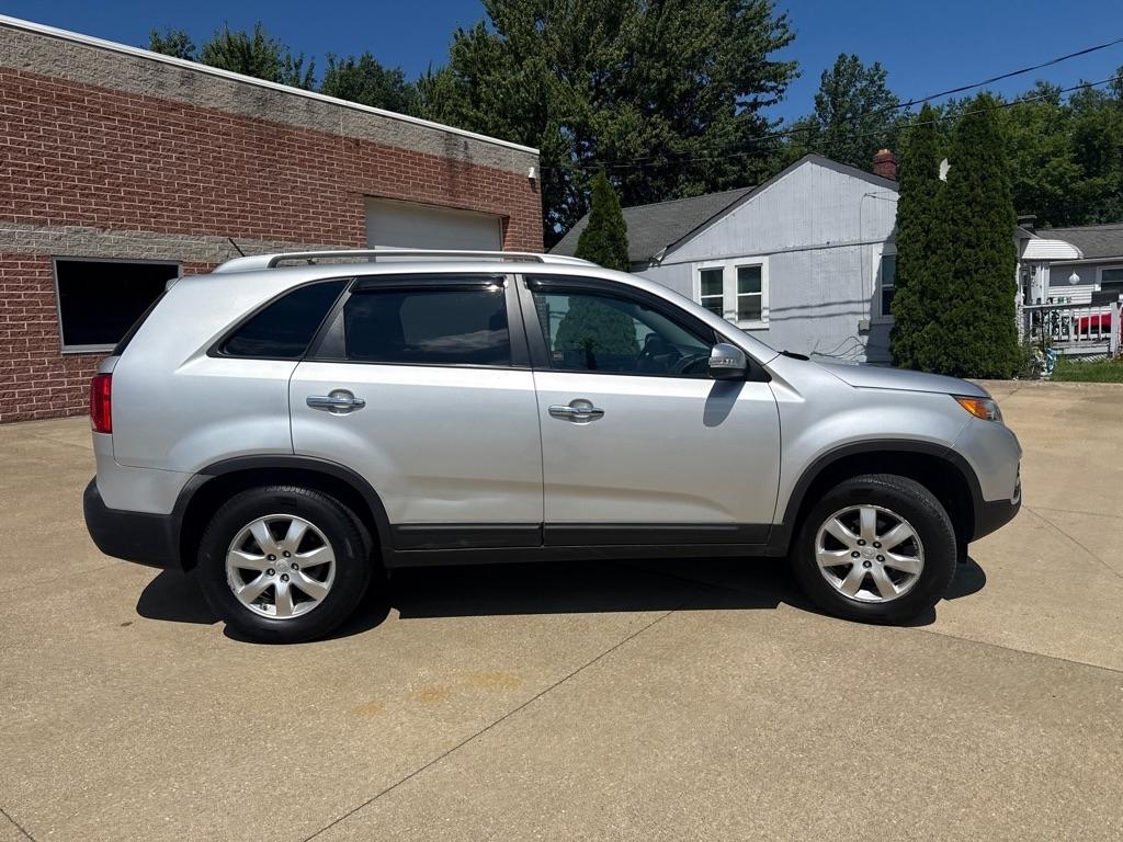 Kia Sorento LX 2WD 2011