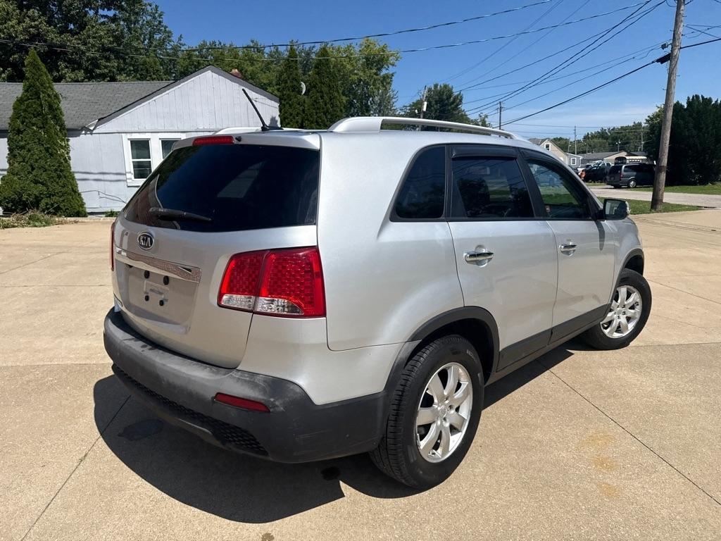 Kia Sorento LX 2WD 2011