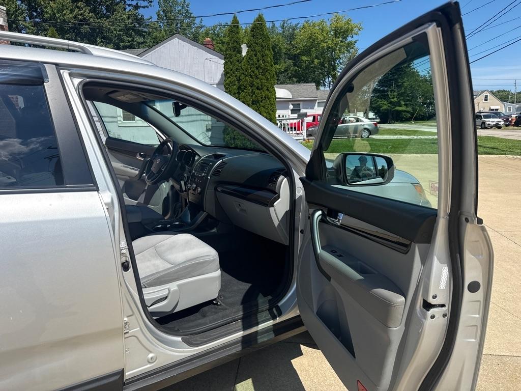 Kia Sorento LX 2WD 2011