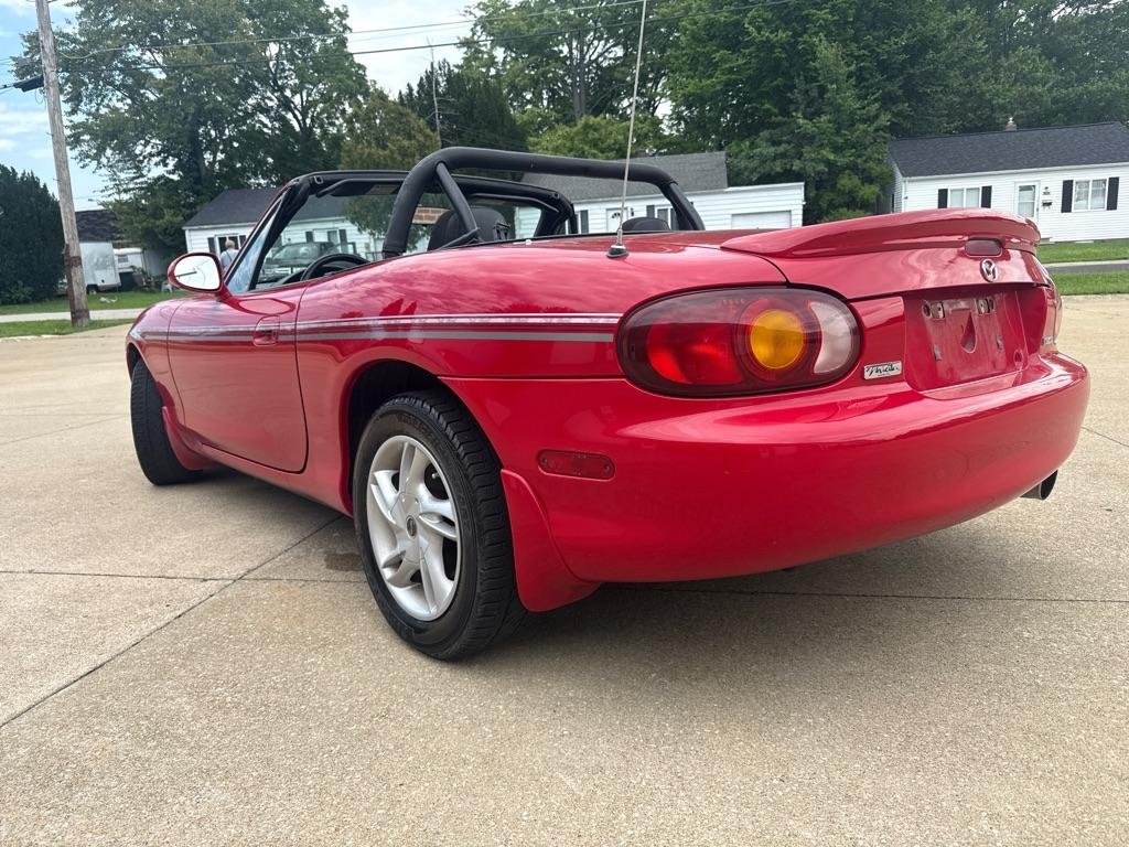 Mazda MX-5 Miata Base 1999