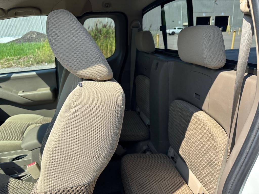 Nissan Frontier SV V6 King Cab 4WD 2013