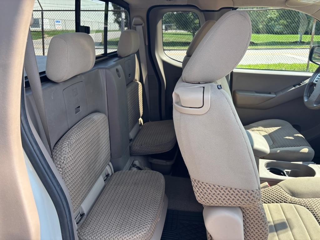 Nissan Frontier SV V6 King Cab 4WD 2013