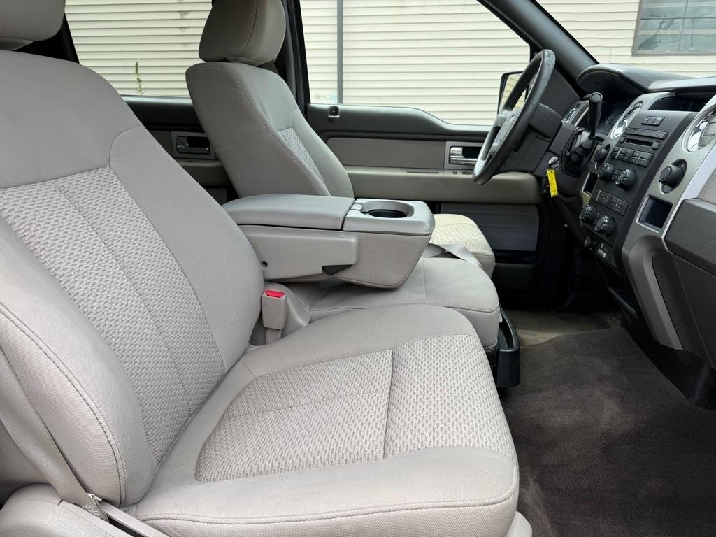 Ford F-150 XL SuperCrew 5.5-ft. Bed 4WD 2010