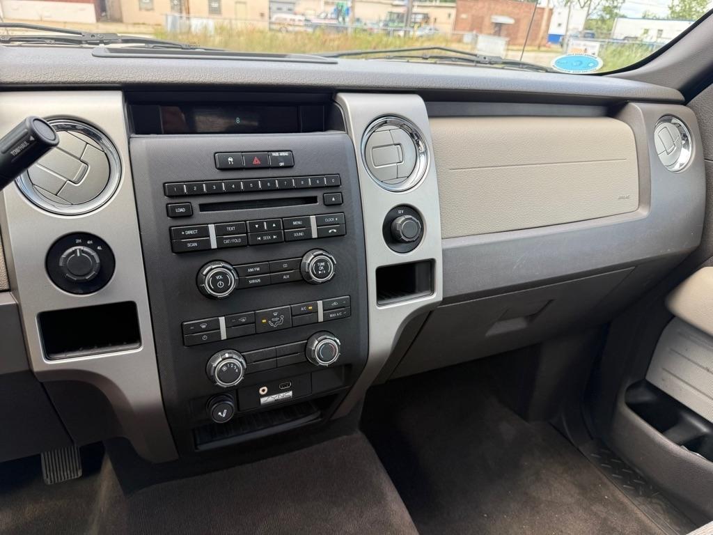 Ford F-150 XL SuperCrew 5.5-ft. Bed 4WD 2010